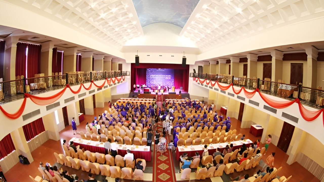 ph&aacute;t triển du lịch MICE